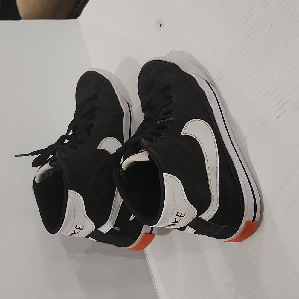 Nike Court Legacy Mid Women's Black and White High-Tops Size 9 - Picture 3 of 10